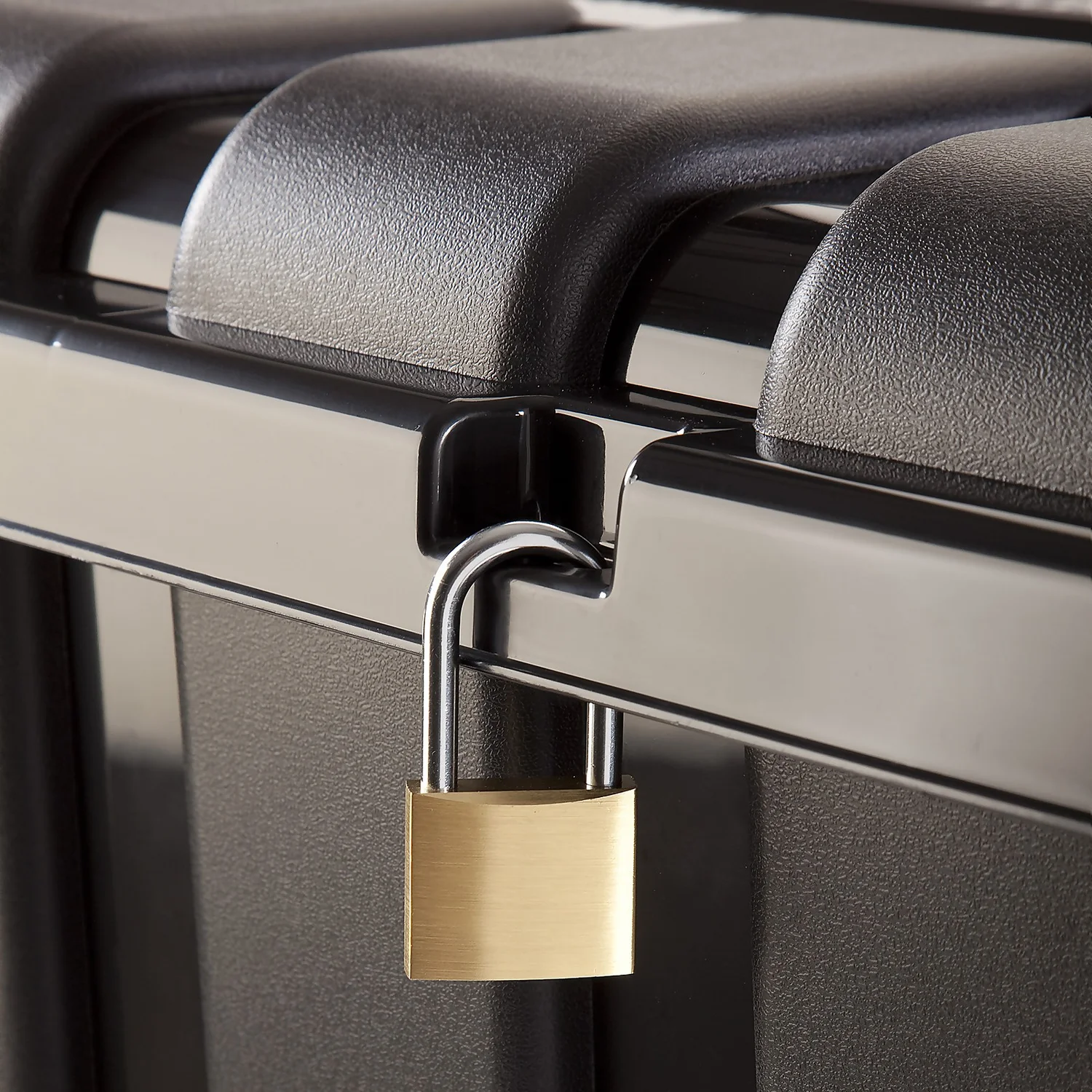 Tontarelli Heavy Duty Storage Trunk - 120L 6 Tontarelli Heavy Duty Storage Trunk - 120L - Image 4